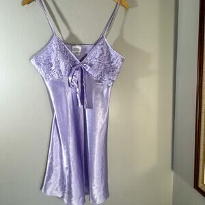 VTG Y2K Secret Treasures Satin Lace Slip Dress | Frost Lilac Tie Front (Size M)